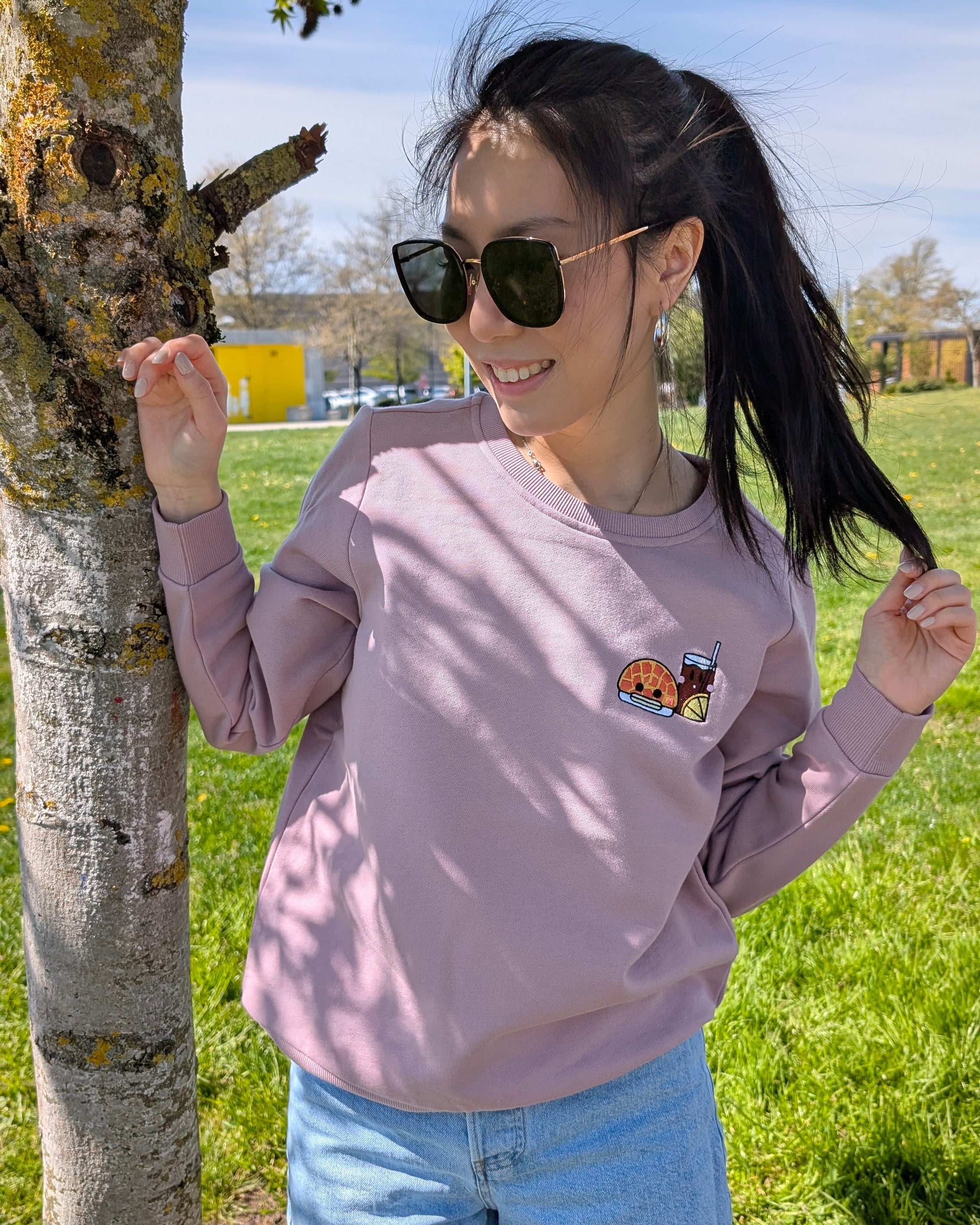 Pineapple Bun & Ice Lemon Tea Embroidered Sweatshirt – 100% Cotton 菠蘿包・凍檸茶刺繡衛衣