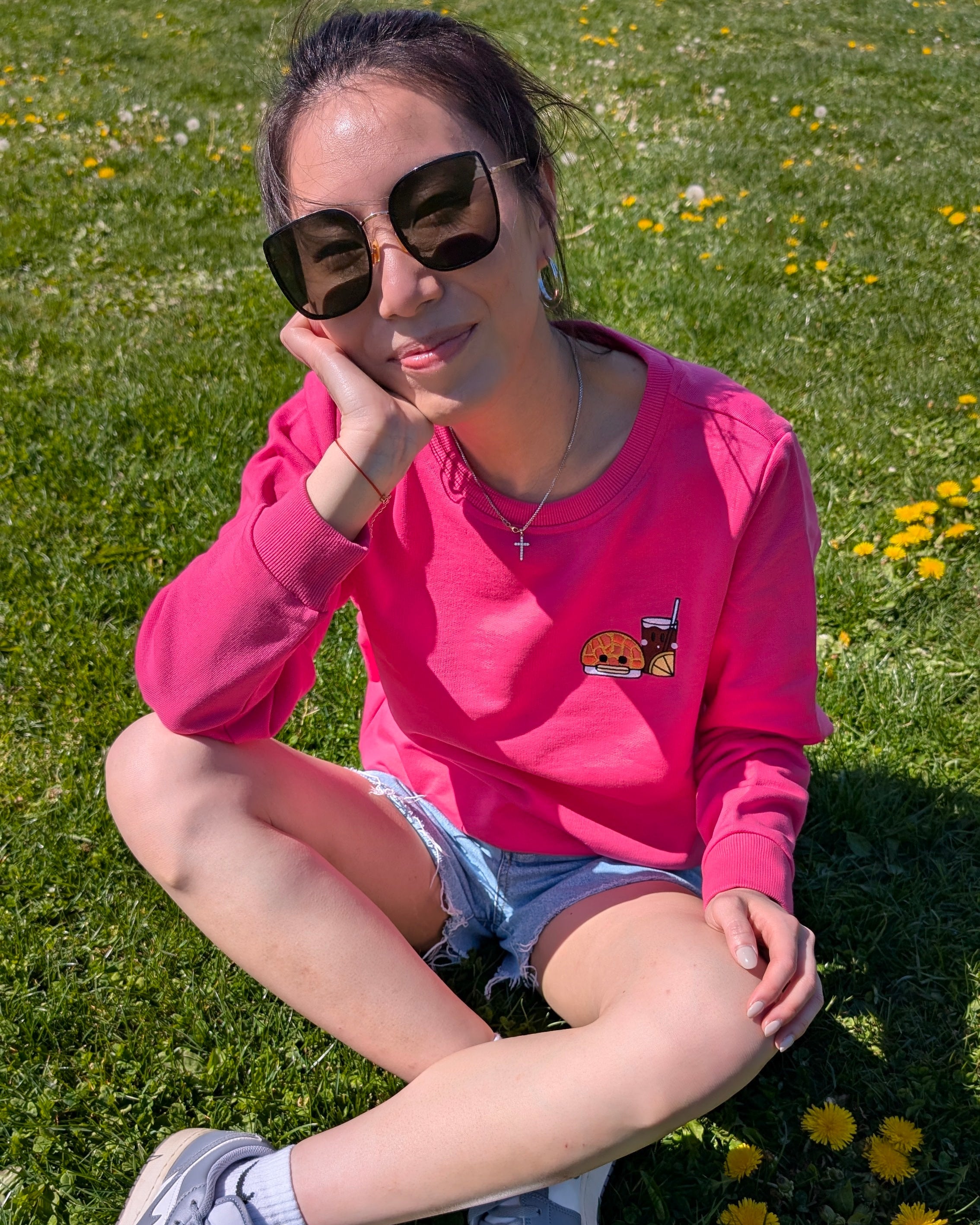 Pineapple Bun & Ice Lemon Tea Embroidered Sweatshirt – 100% Cotton 菠蘿包・凍檸茶刺繡衛衣