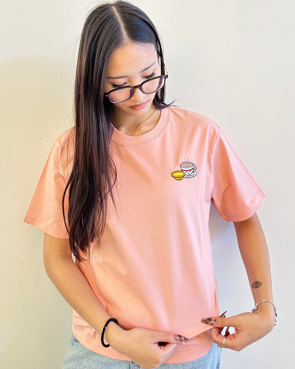 Egg Tart & Milk Tea Embroidered Unisex T-Shirt – 100% Cotton 蛋撻・奶茶刺繡中性T恤
